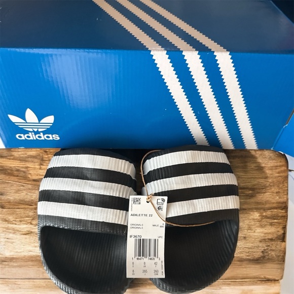 NWT Unisex size 8 shoe for men slippers or slides and siz 10 for women NWT item - Picture 2 of 10